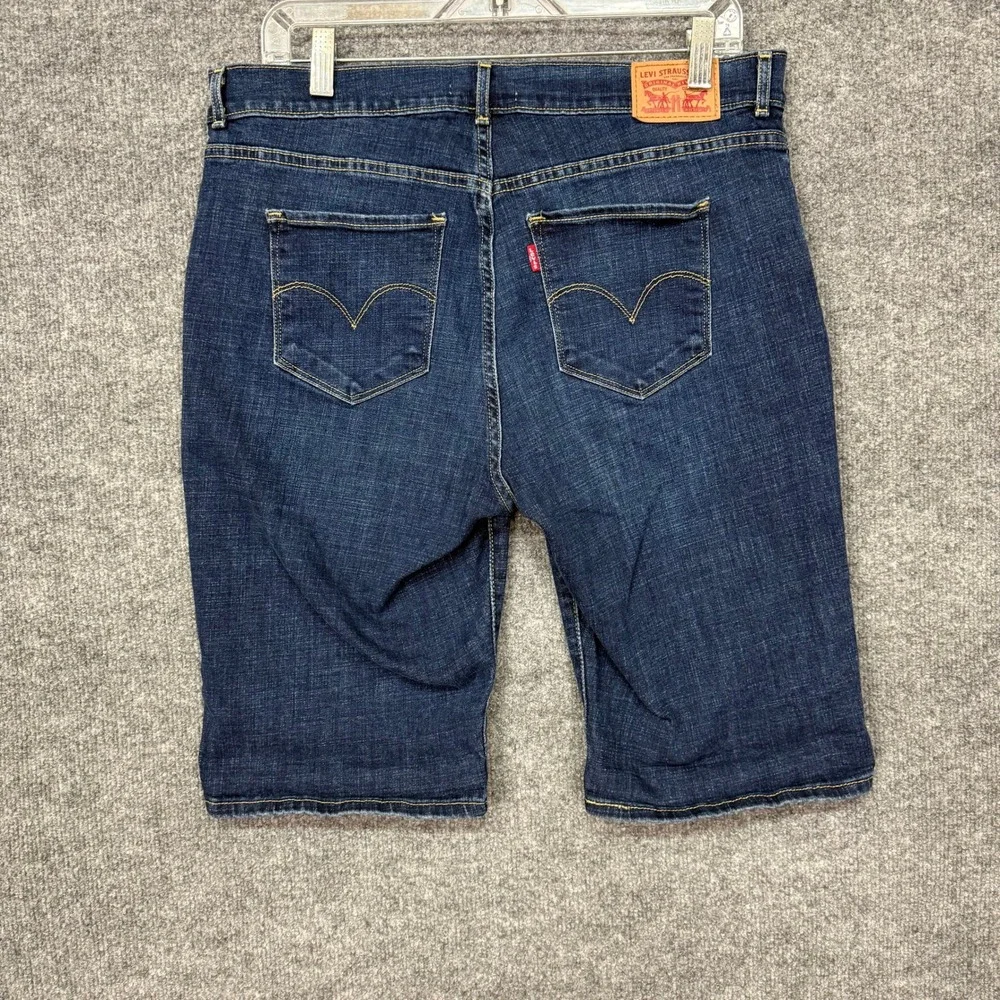 Levis Bermuda Shorts Womens 31 Blue‎ Dark Wash Stretch Denim Mid Rise 34x11.5